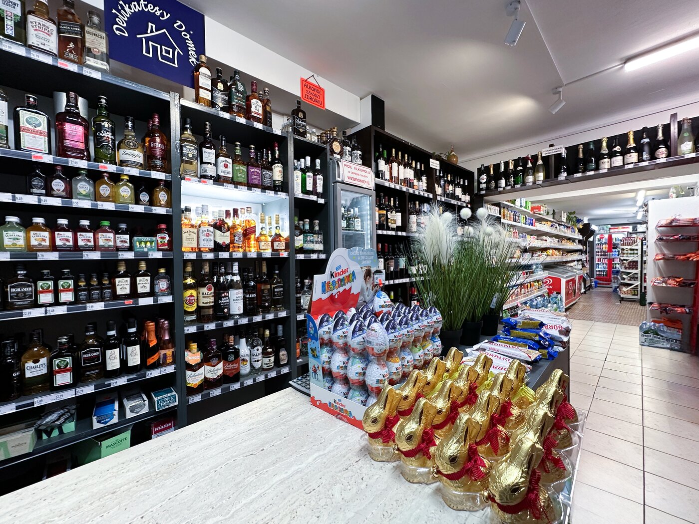 Wnętrze sklepu Delikatesy Domek